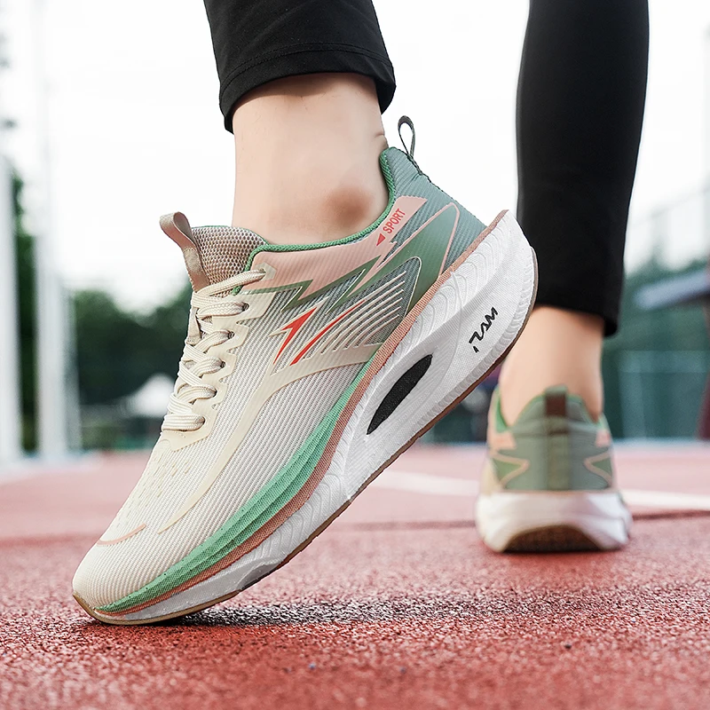 Herren-Laufschuhe, Tennisschuhe, atmungsaktive Laufschuhe mit Carbonplatte, hochelastische, rutschfeste und abriebfeste Außensohle, Herren- und Damenschuhe für Marathonläufe, sportliche Schuhe für den täglichen Gebrauch und zum Pendeln. – Detail 14