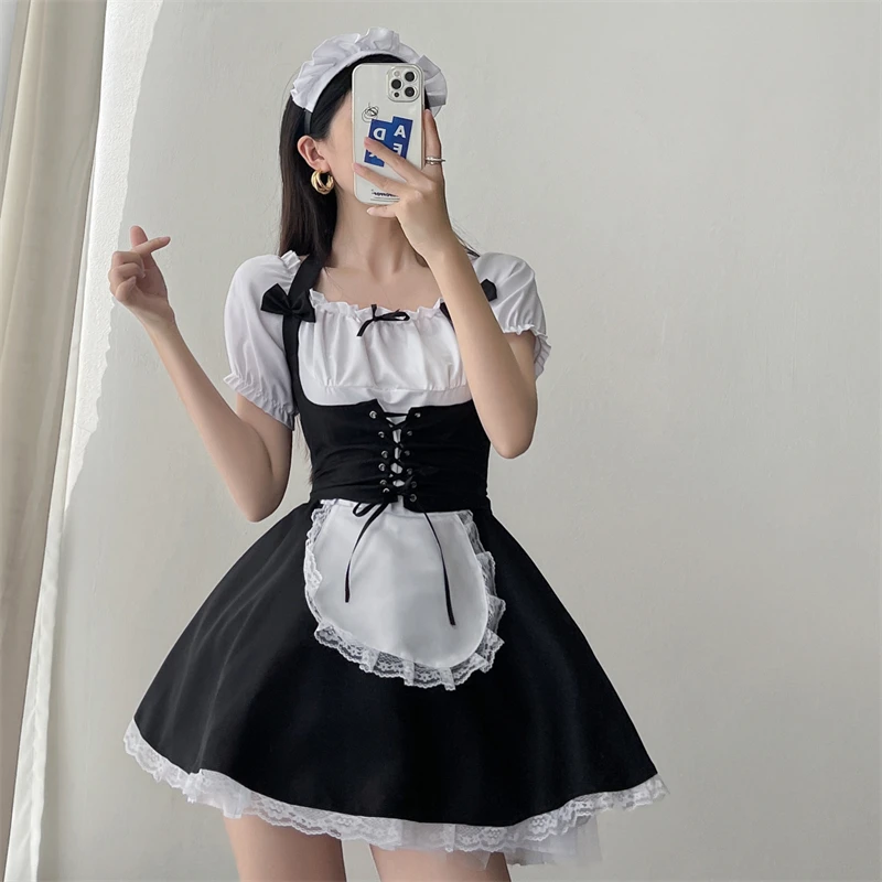 Anime Meid Cosplay Kostuum Zwart Wit Japanse Lolita Outfit Hangende Hals Vierkante Hals Bubble Mouw Taille Cinch Mini Jurk