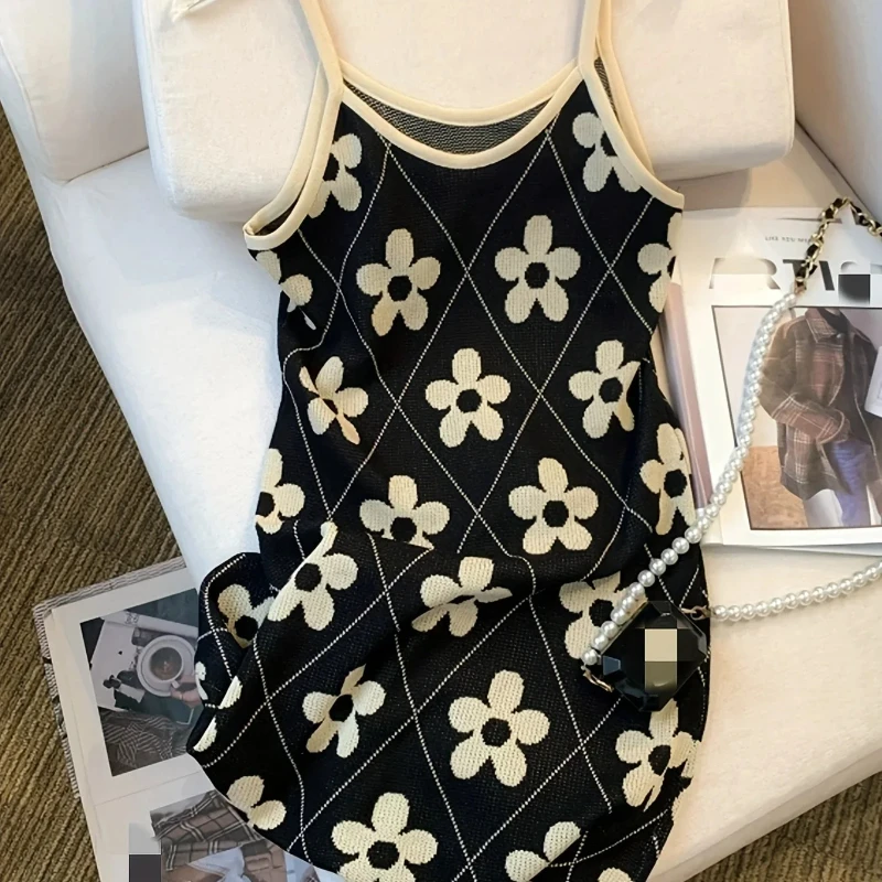 Nuovo abito estivo con motivo floreale lavorato a maglia, mini abito senza maniche per le donne, abbigliamento da vacanza, vestito estivo, moda nuova