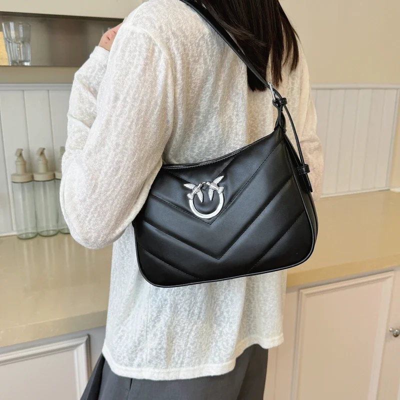 Modern and fashionable zippered handbag, elegant women's chain shoulder bag, classic and trendy party crossbody bag