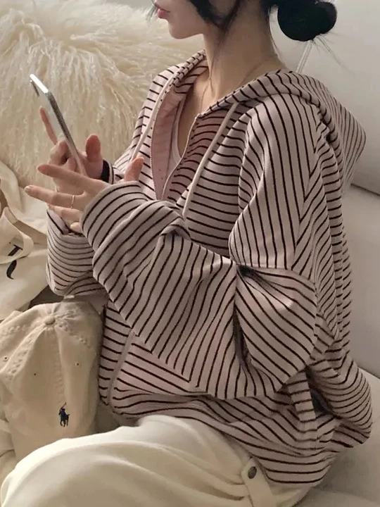 

Стильная винтажная полосатая толстовка-куртка для женщин: свободный крой, длинный рукав, модная осенняя одежда, комфортный повседневный стиль