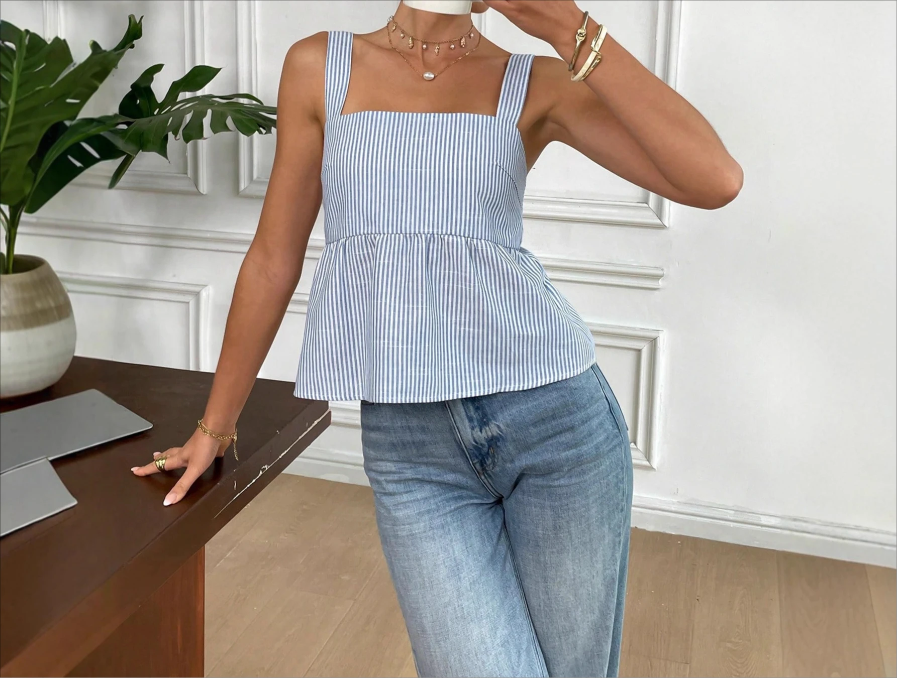 

2026 New Women's Striped Printed Shoulder Suspender Top Casual Backless Slim Lace-Up Square Neck T-Shirt