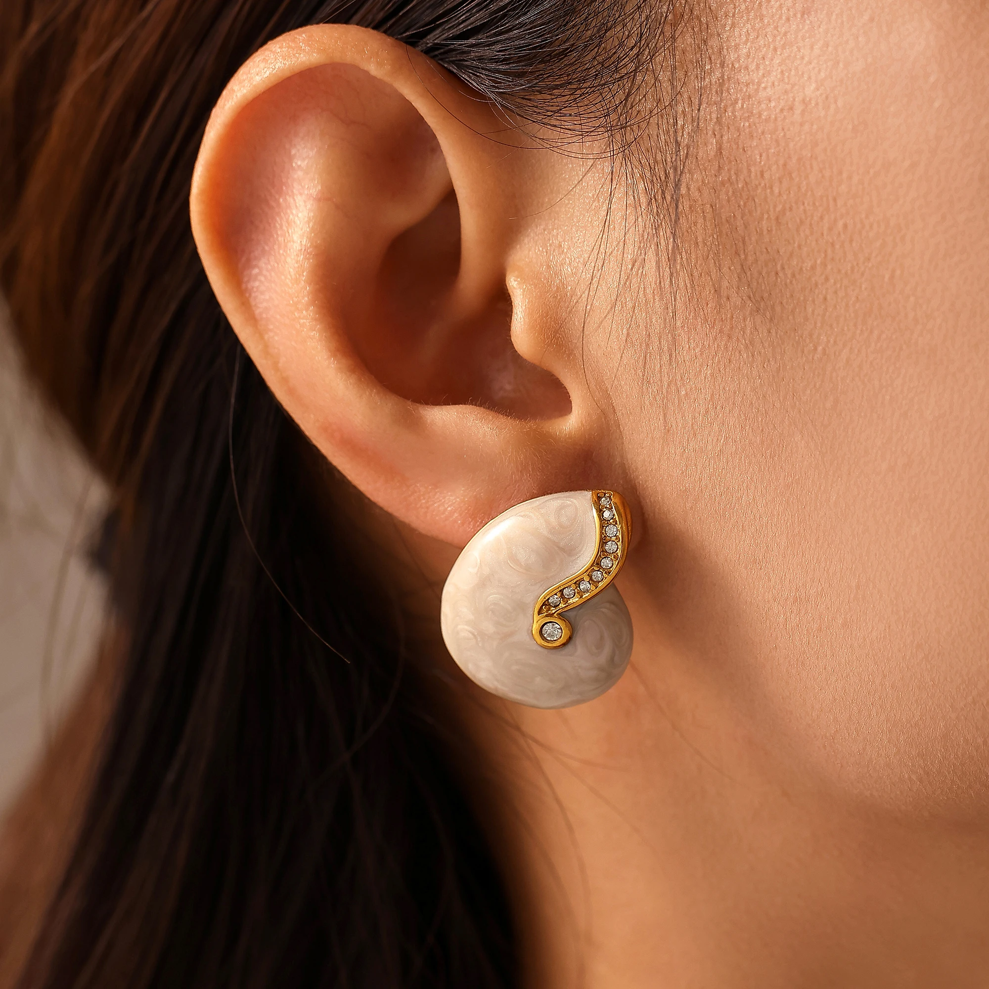 Three Colors Enamel Conch Shape Stainless Steel Stud Earrings For Women 18K Gold Plated Small Zircon Women\'s Earring Ear Studs