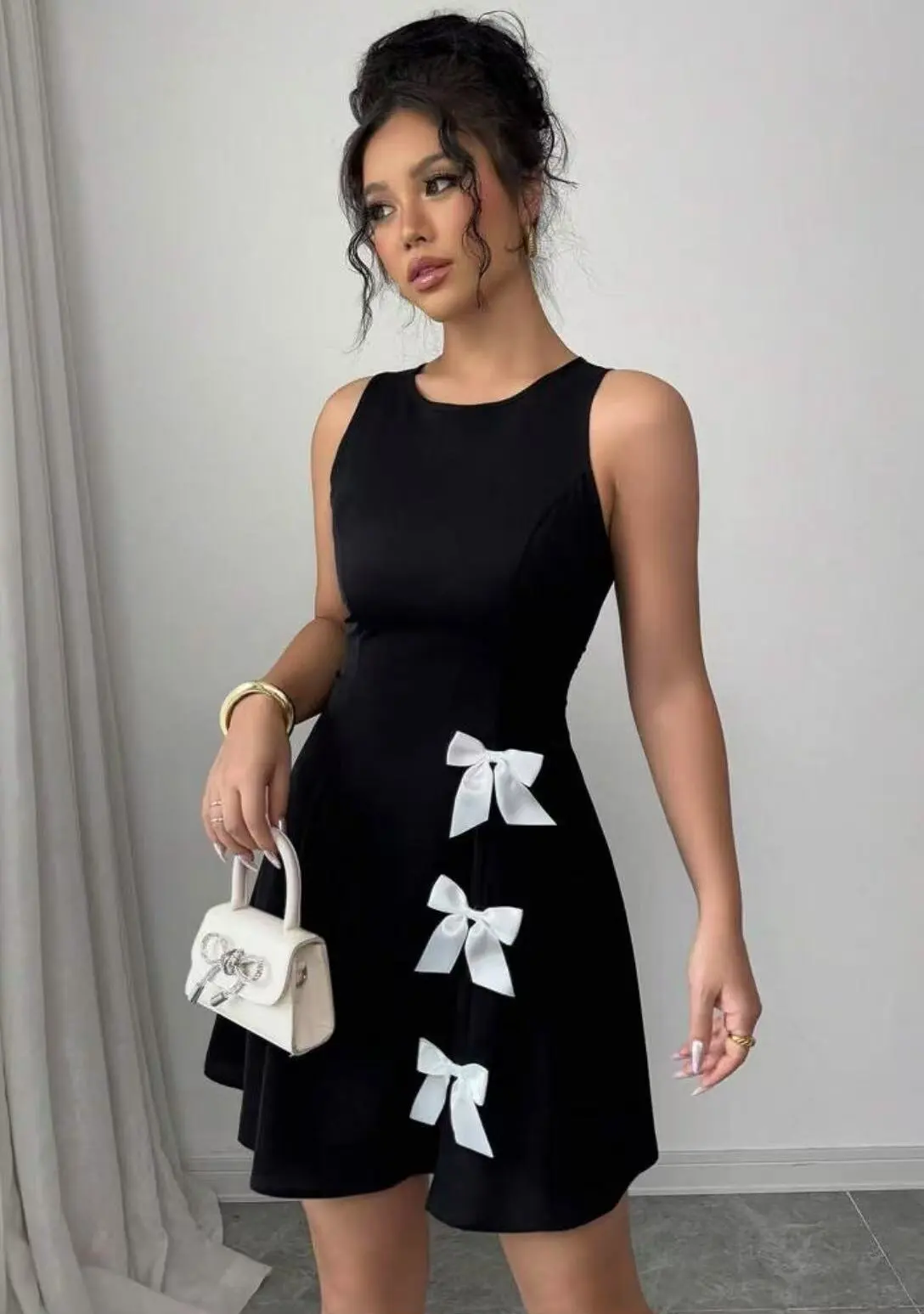 Robe européenne et américaine de couleur pure, col rond, sans manches, taille tie-dye