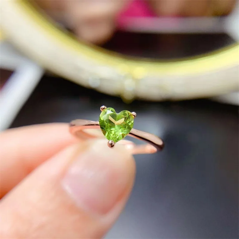 

Heart-shaped S925 Silver Engagement Ring Peridot with Natural Peridot with Certificate