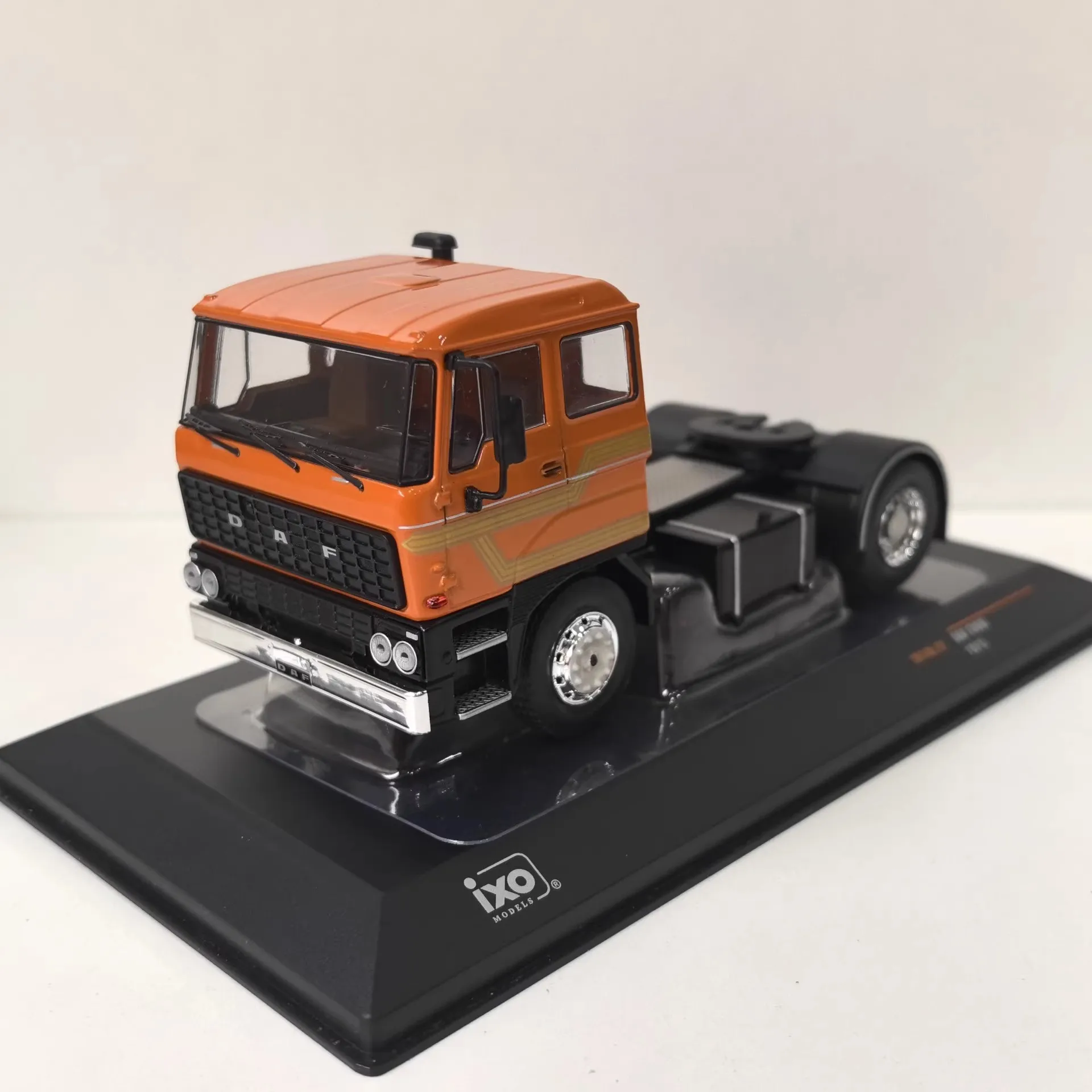Diecast IXO 1/43 Scale DAF 2800 1975 Tractor Truck Alloy Car Model