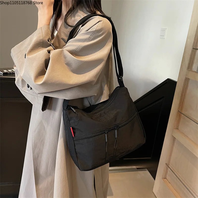 حقيبة كتف نسائية ذات سعة كبيرة النسخة الكورية حقيبة كتف بسيطة مائلة حقيبة حمل للطلاب