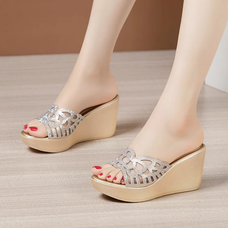 Small Size 32-43 Rhinestone Cutout Summer Platform Wedges Shoes Women Slippers 2024 Gold High Heels Slides for Office Daily