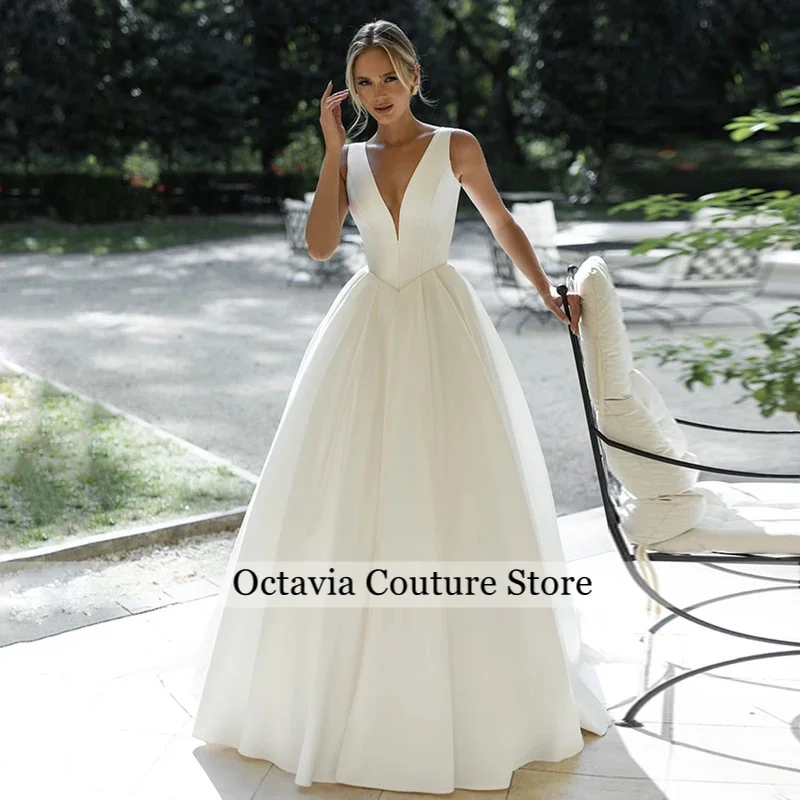 Modern Woman Wedding Dress for Bride Customized Deep V Neck Sweep Train Backless Corset Bridal Gown Lace-up Bride Dresses