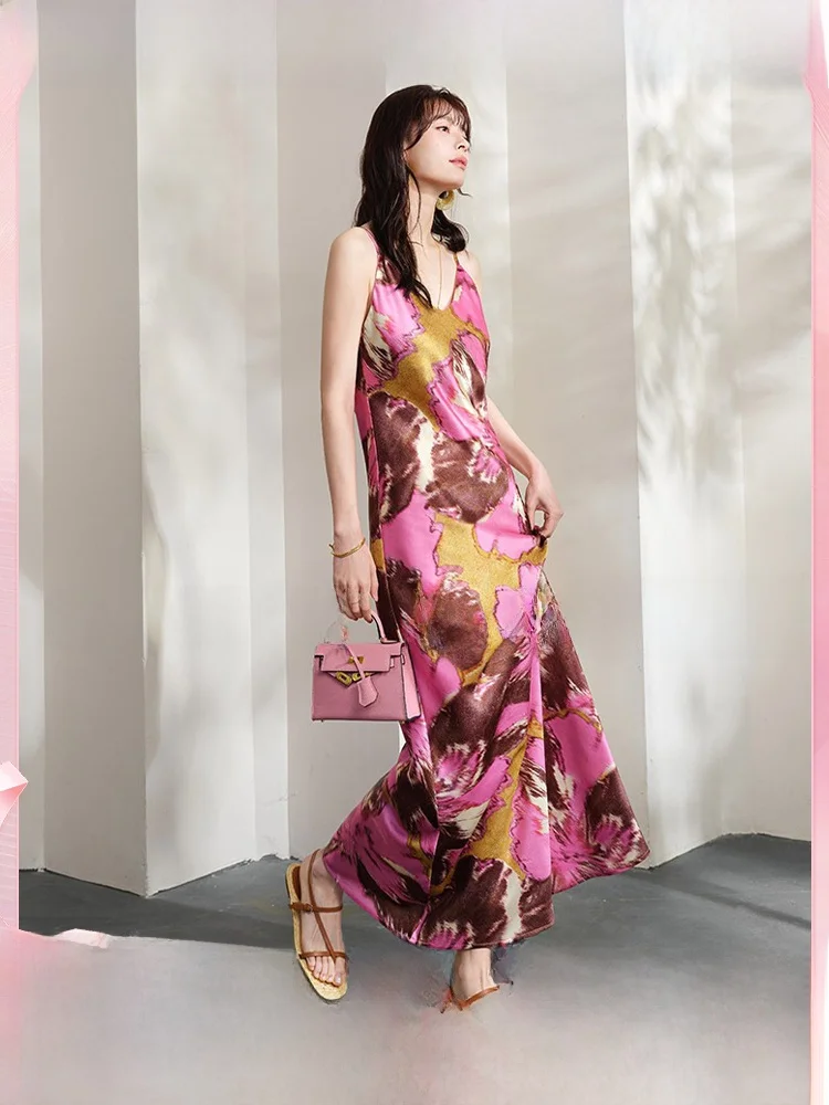 

Рекомендуемое платье Husk Ownsong: летнее, с цветочным принтом, из плотного ацетатного шелка, струящееся, с завышенной талией, из полиэфирного волокна, повседневное.