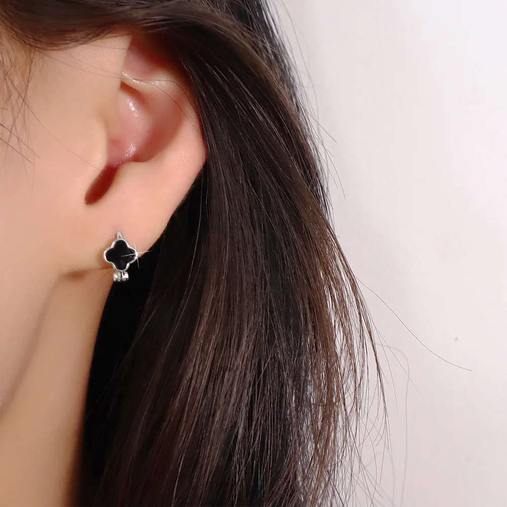 Korean Fashion Black Clover Round Hoop Earrings For Women Party Fine Jewelry Gifts Minimalist Accessories