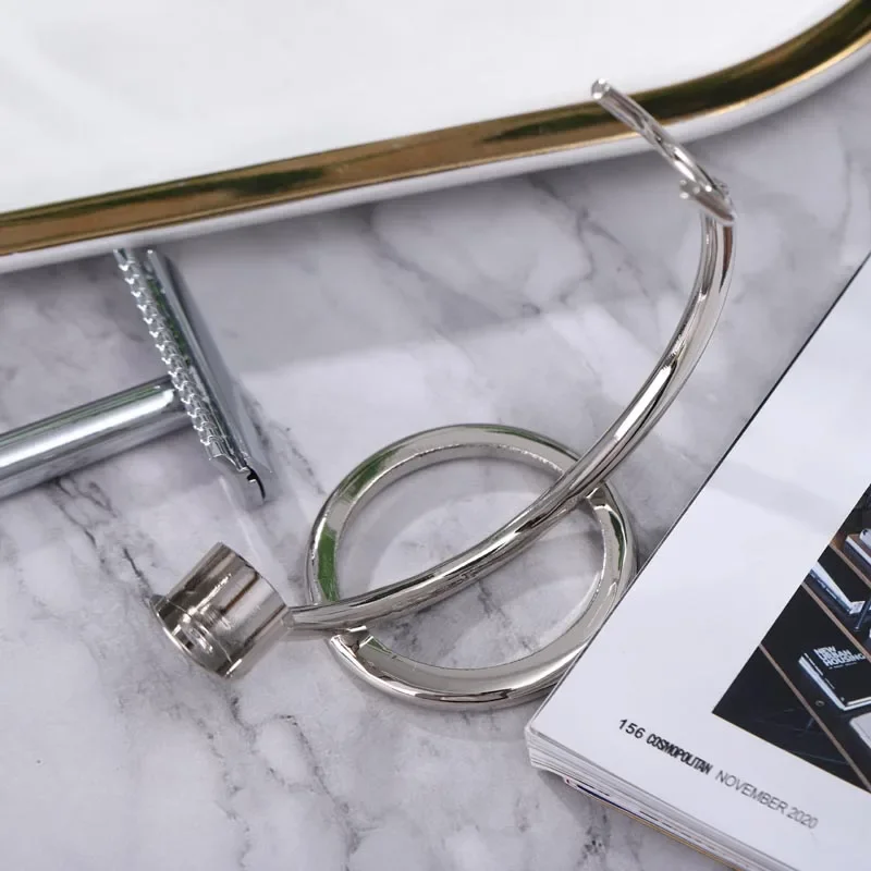 Yaqi Lightweight Chrome Color Straight Razor Holder For Male Elegant High Quality Durability Razor Stand Is Ideal For Travel