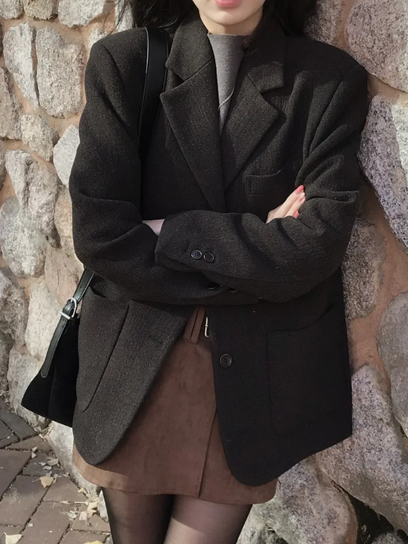 ชุดสูทผ้าขนสัตว์ลำลองแบบเรียบง่าย สีพื้น ดีไซน์หรูหรา สำหรับฤดูหนาว ติดกระดุมสองแถว สำหรับผู้หญิง สไตล์ลำลอง
