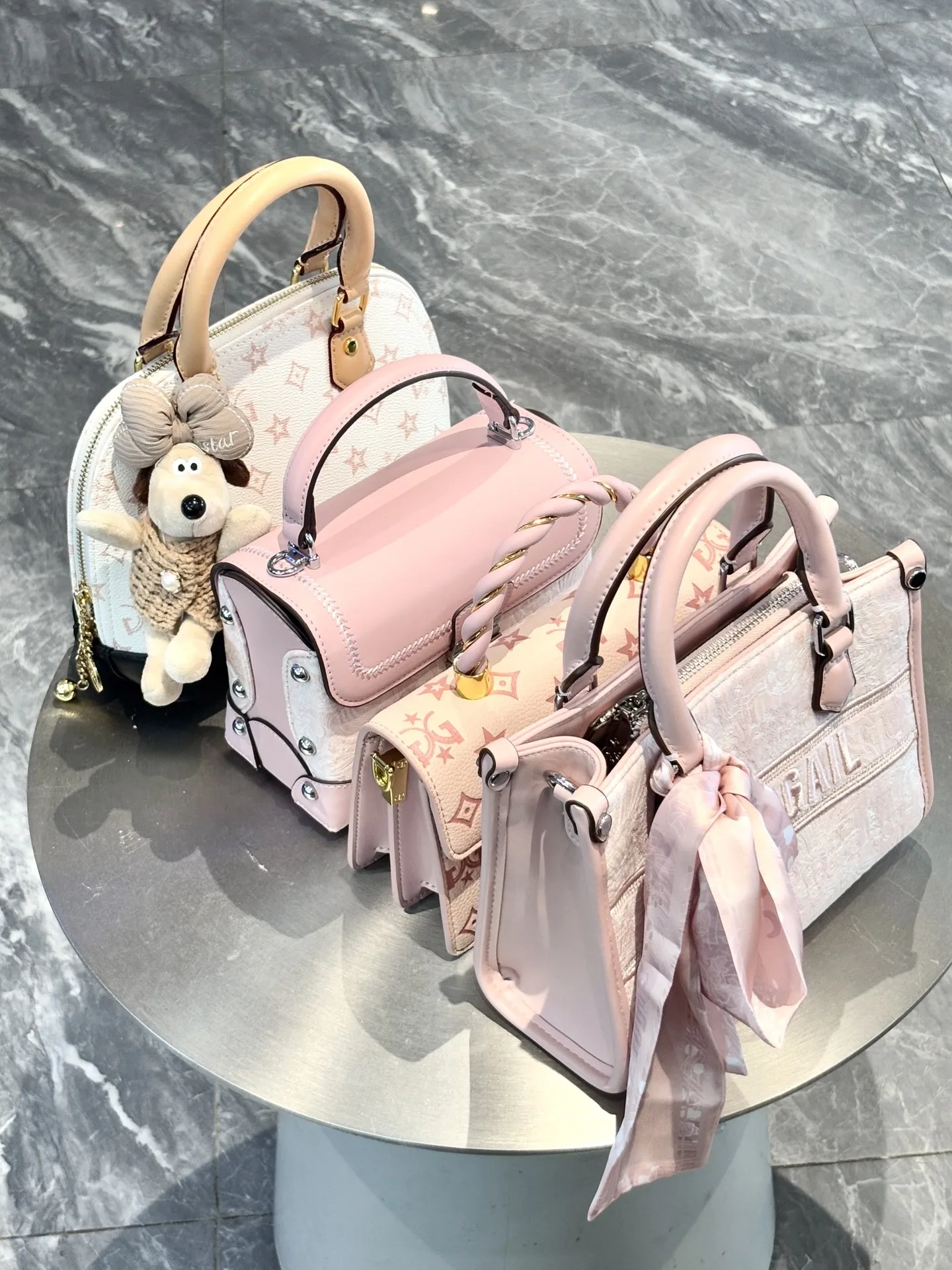 fashionable-shaped-handbag-women's-crossbody-bag-stylish-old-flower-design-versatile-handbag-for-young-women