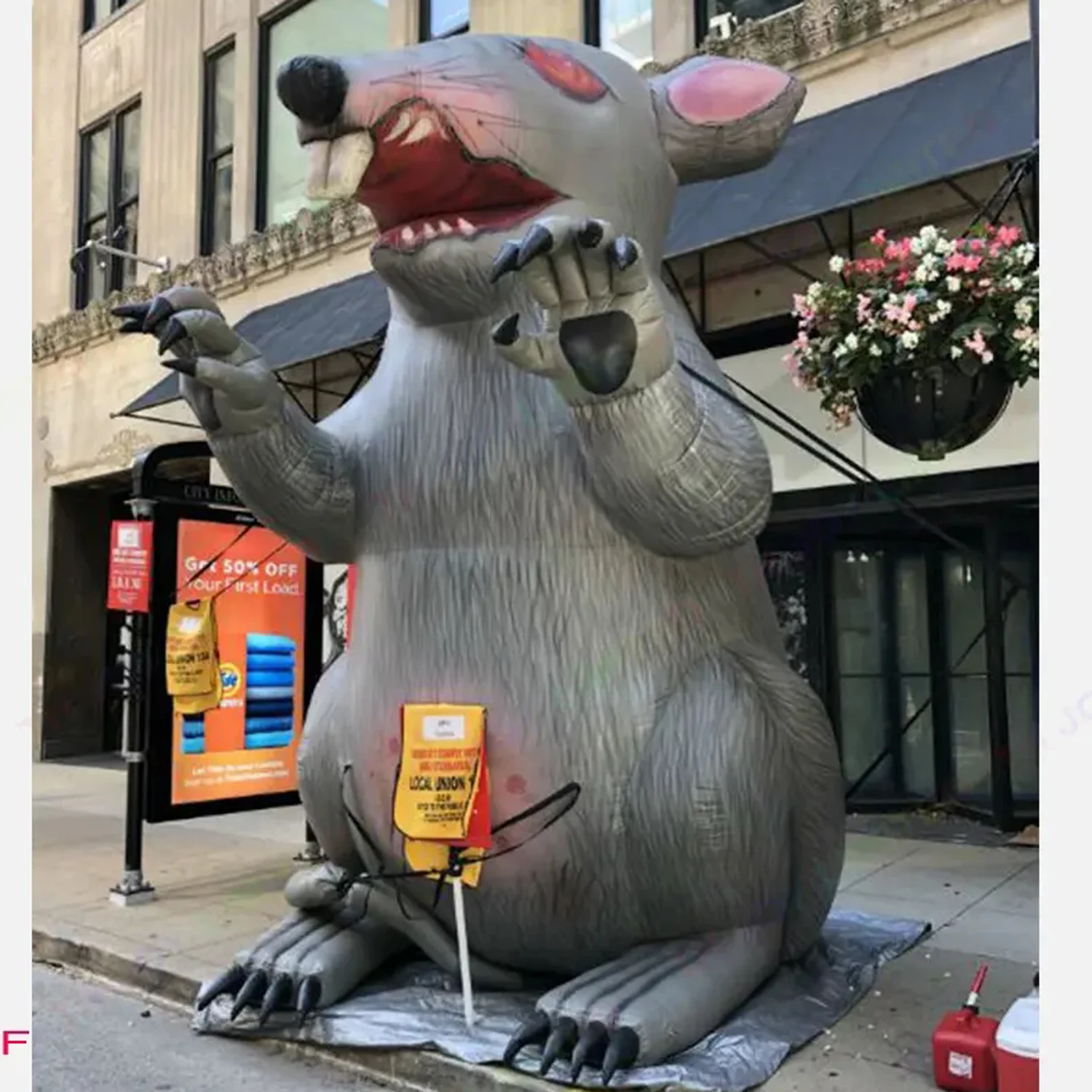 Sneaky gigantische grijze opblaasbare rat opblaasbare dieren opblaasbare muis mascotte voor tentoonstellingsdecoratie