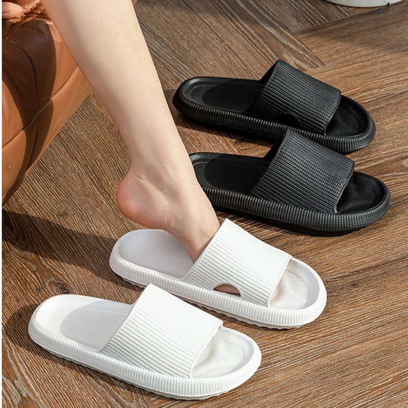 New Platform Thick Bathroom Home Slippers Women Cloud Slippers Soft Sole EVA Indoor Sandals Flip Flop Men Slippers