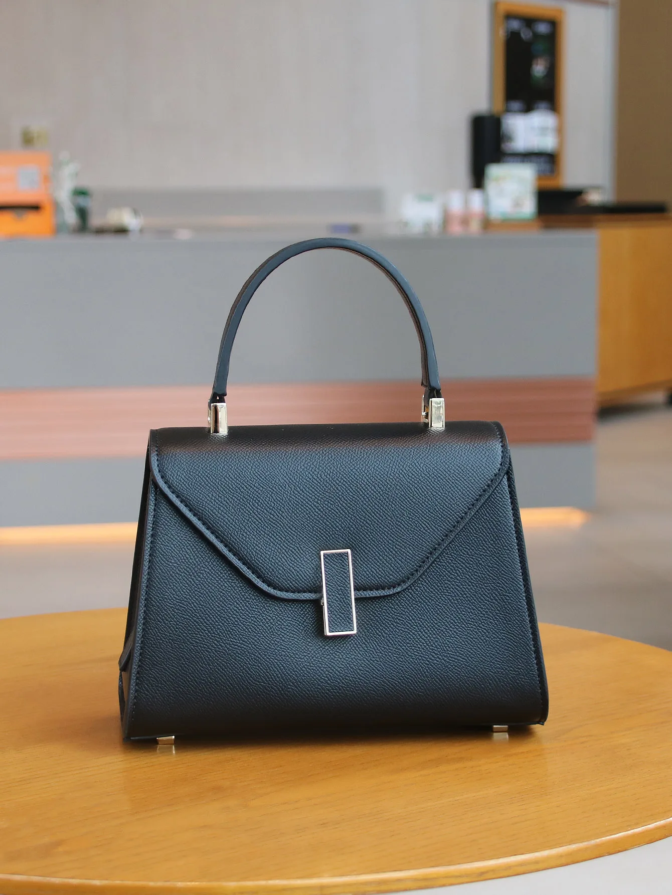 حقيبة يد نسائية جديدة لعام 2025 بتصميم متخصص حقيبة يد عصرية عالية الجودة مطبوعة بنخيل للسيدات للتنقل جوكر كيلي الصور النمطية s