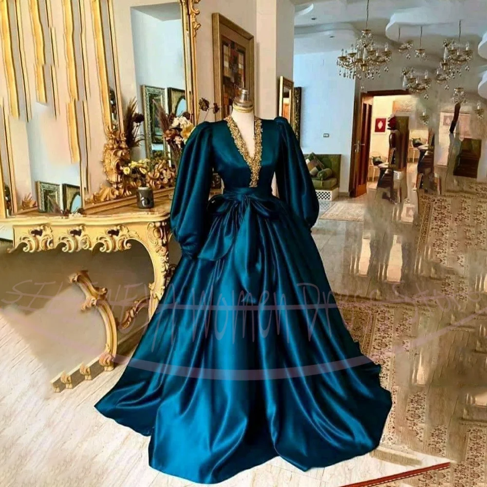 Elegante abito da madre con fiocco e applicazioni in pizzo, lunghezza fino al pavimento, abito da sera con maniche a lanterna, collezione autunnale