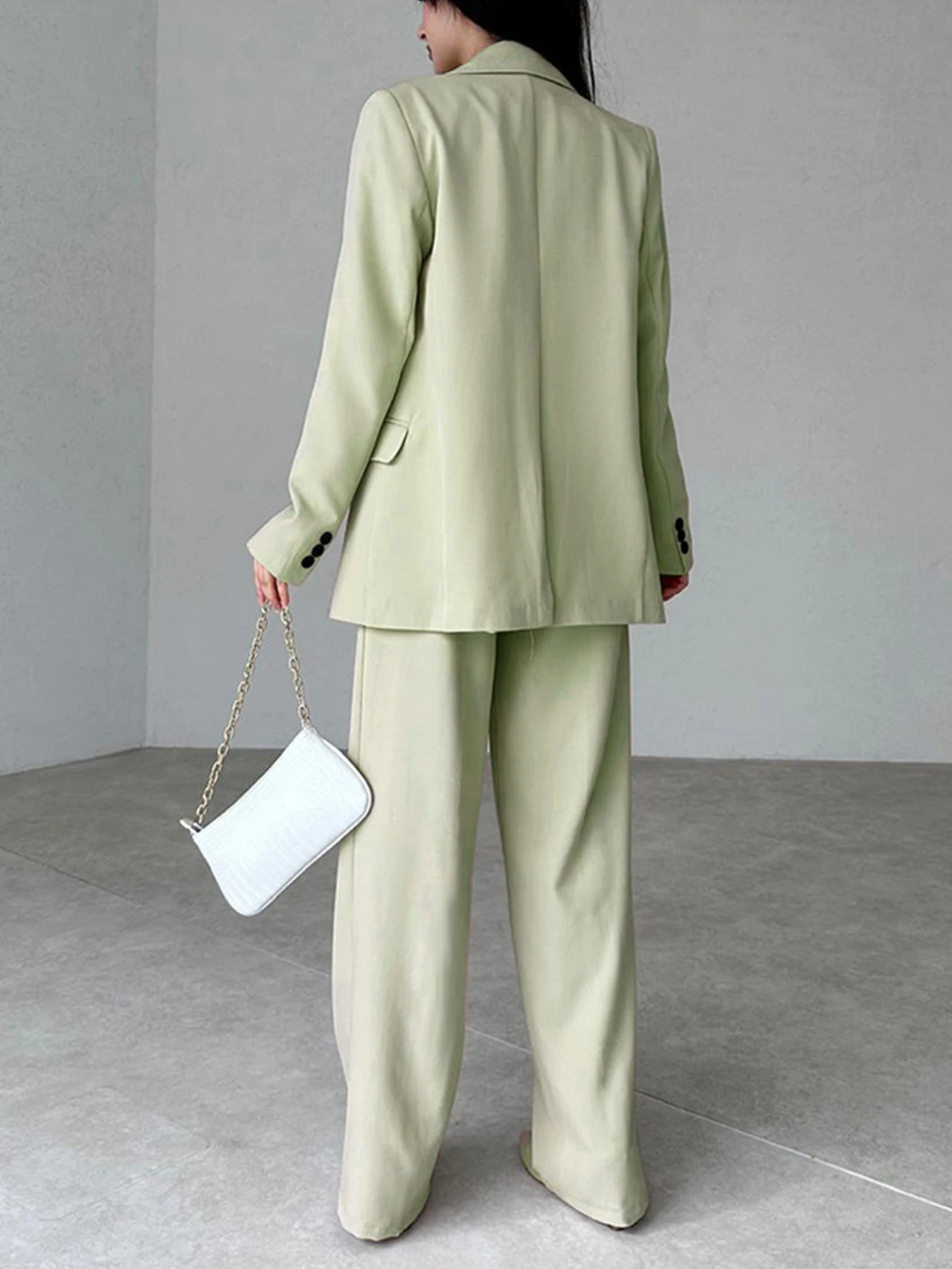 Blazer de dos piezas para mujer elegante de alta gama: ropa de trabajo profesional de gran tamaño con dobladillo dividido (primavera y otoño)