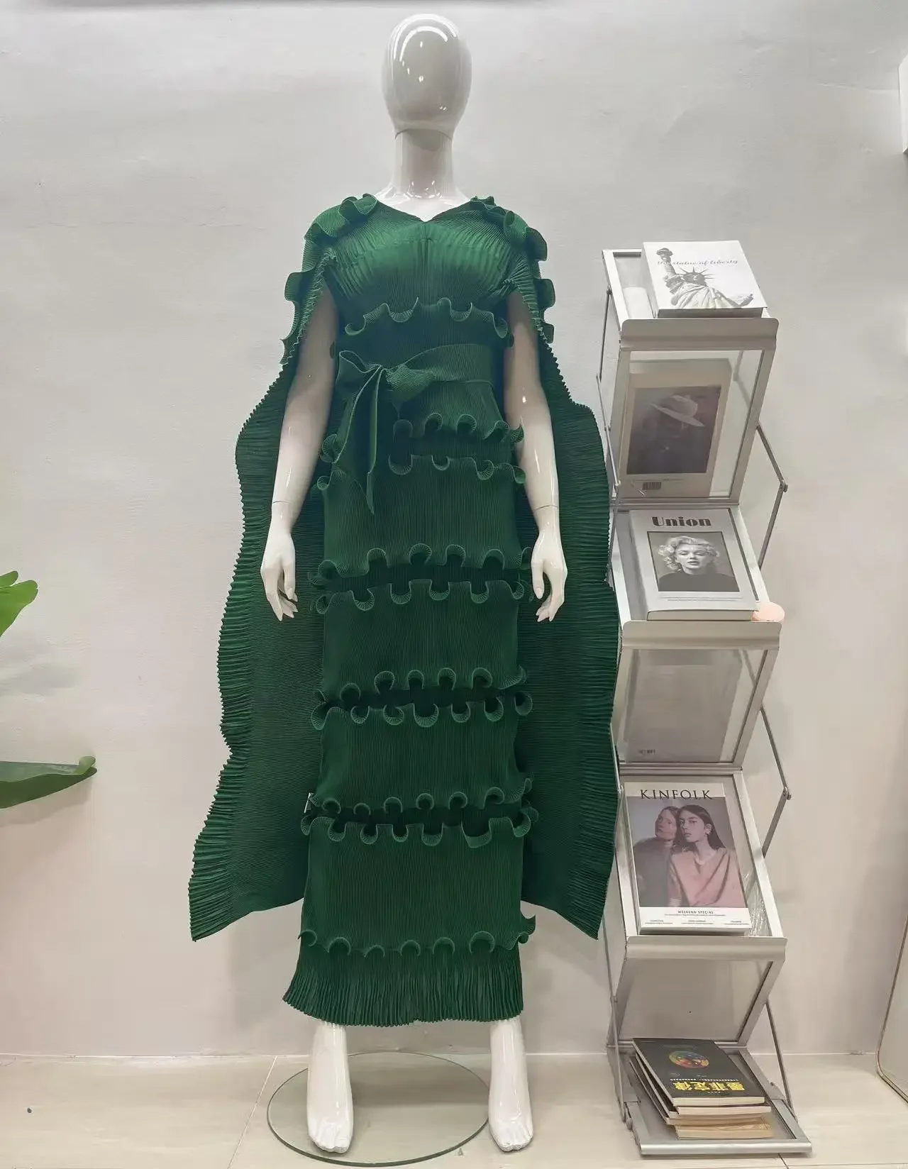 Miyake Solid Color V-neck Pleated French Three-dimensional Fungus Edge Cake Dress Women's Loose Long Dresses 2025 Spring New