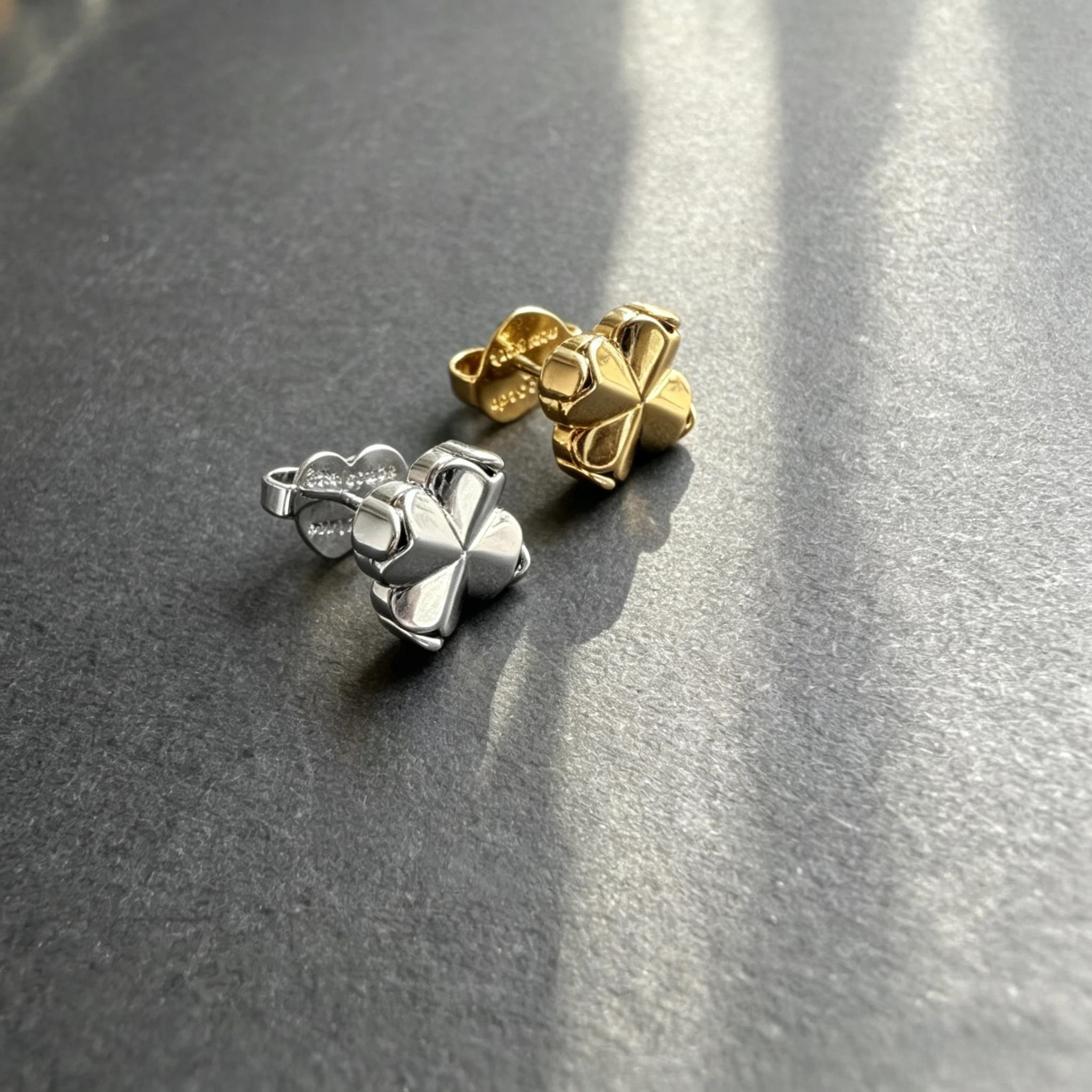 

VKVVA Fashion Minimalist Delicate Lucky Romantic Clover Flower Metal Stud Earrings for Women Birthday Gifts