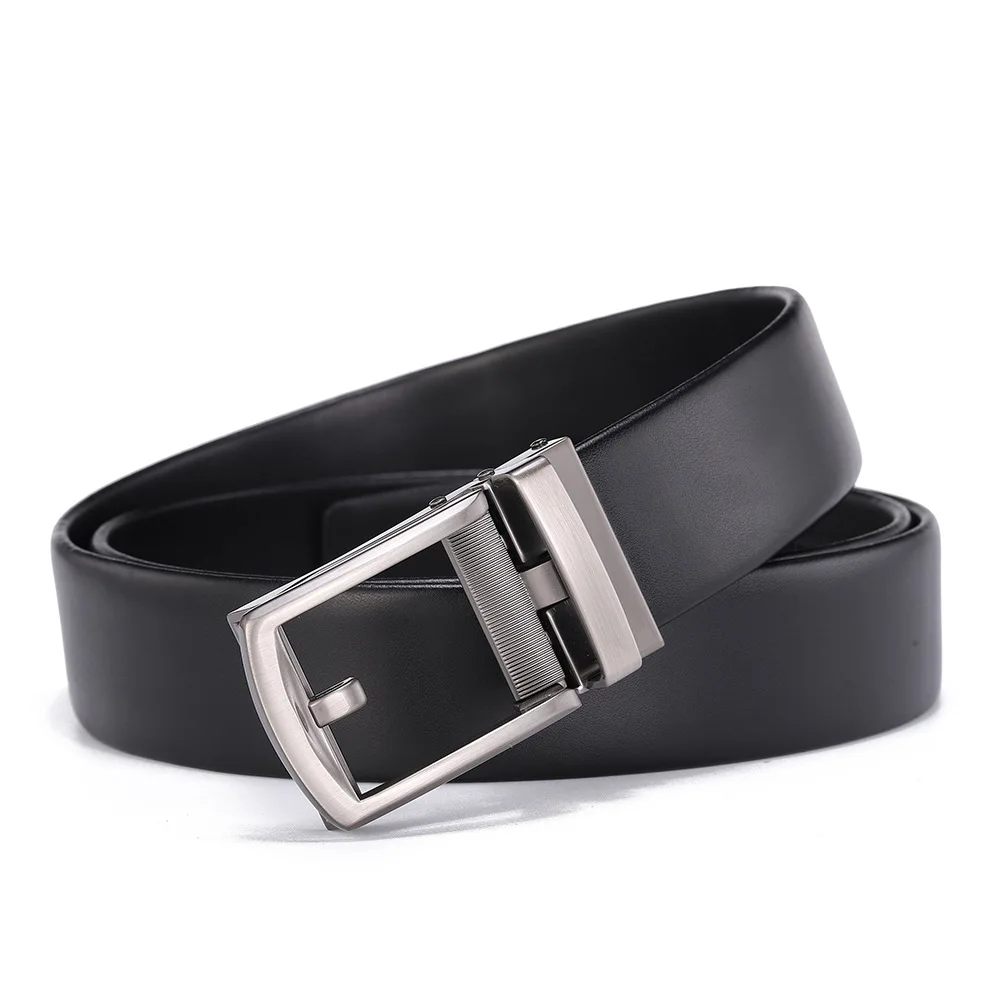 حزام جلدي جديد للرجال مصنوع من خليط معدني بإبزيم تلقائي للأعمال والترفيه للشباب في منتصف العمر وكبار السن حزام مصمم باللون الأبيض