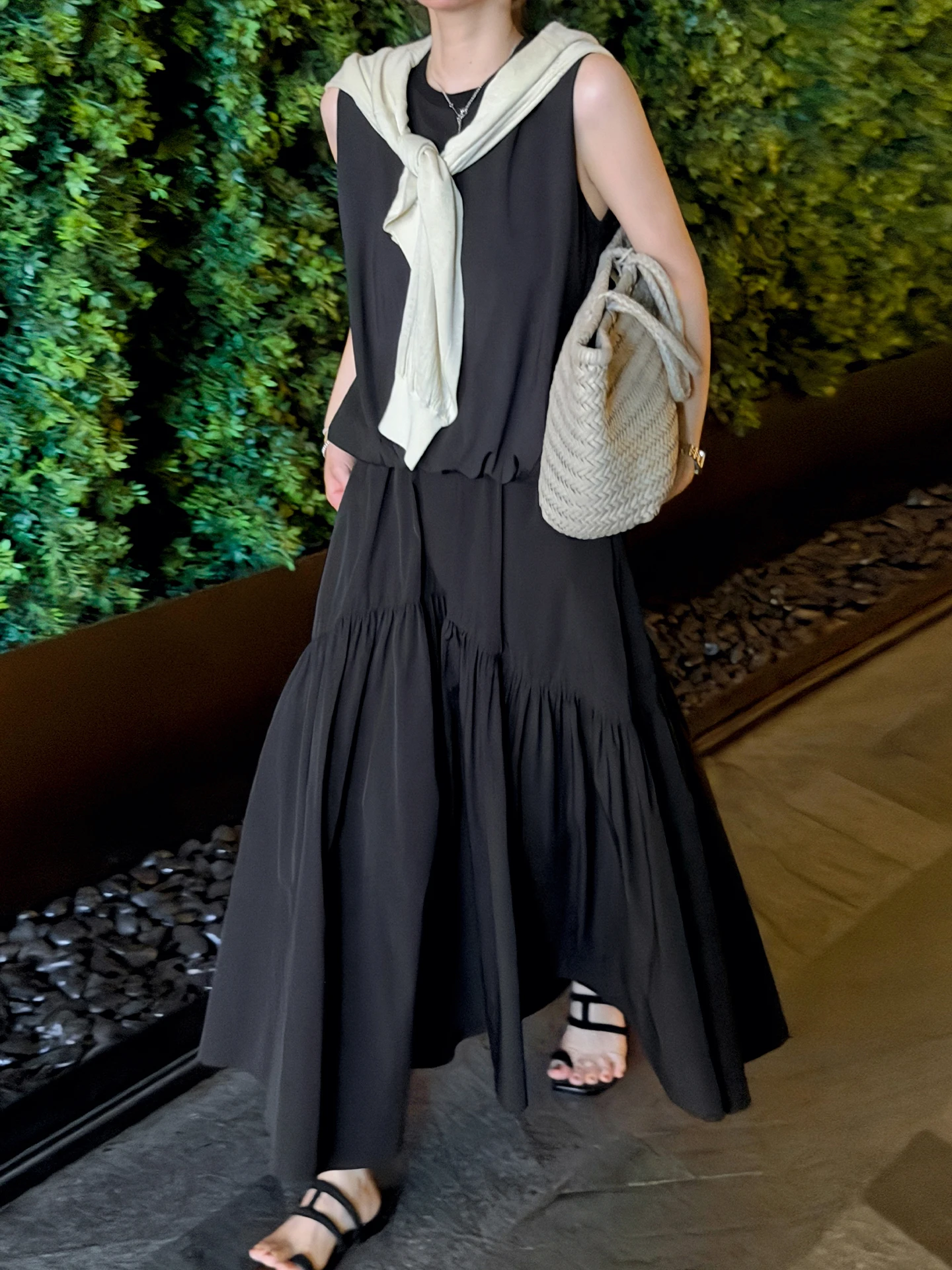 

Liberlin Black Asymmetrical Hem A-Line Skirt Women's Summer New Style Slimming Long Skirt Polyester Fiber No Stretch