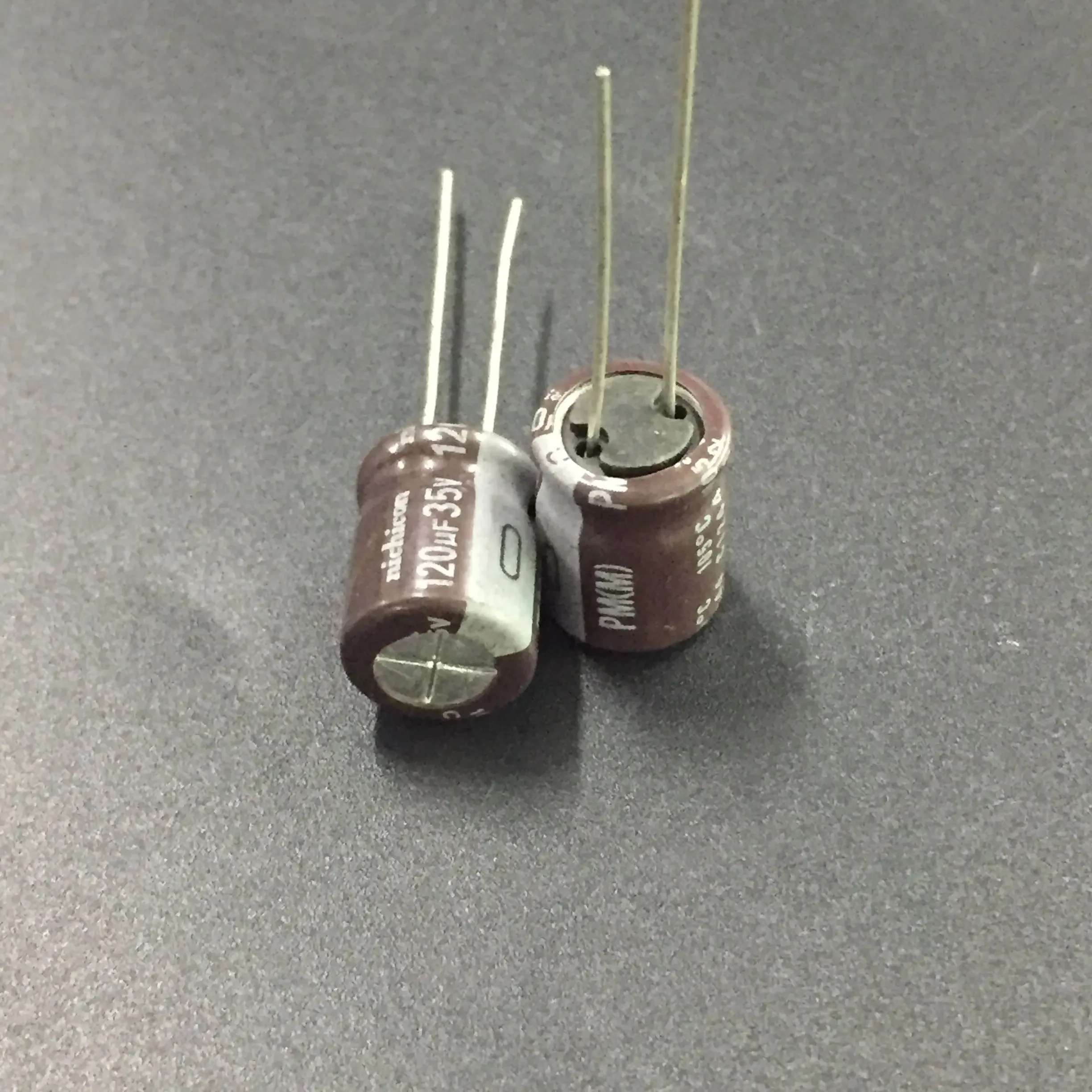 10pcs/100pcs 120uF 35V NICHICON PM Series 10x12.5mm 35V120uF Low Impedance Aluminum Electrolytic capacitor