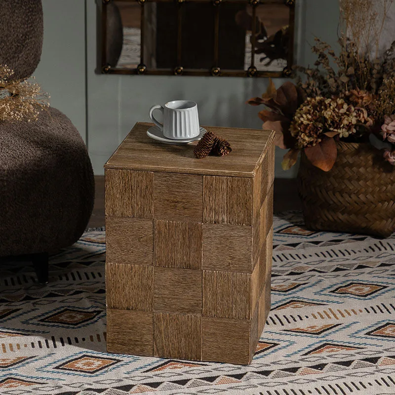 Borda do sofá de madeira maciça, cama e café da manhã sala de estar quarto canto de armazenamento, varanda lazer pequena mesa de centro