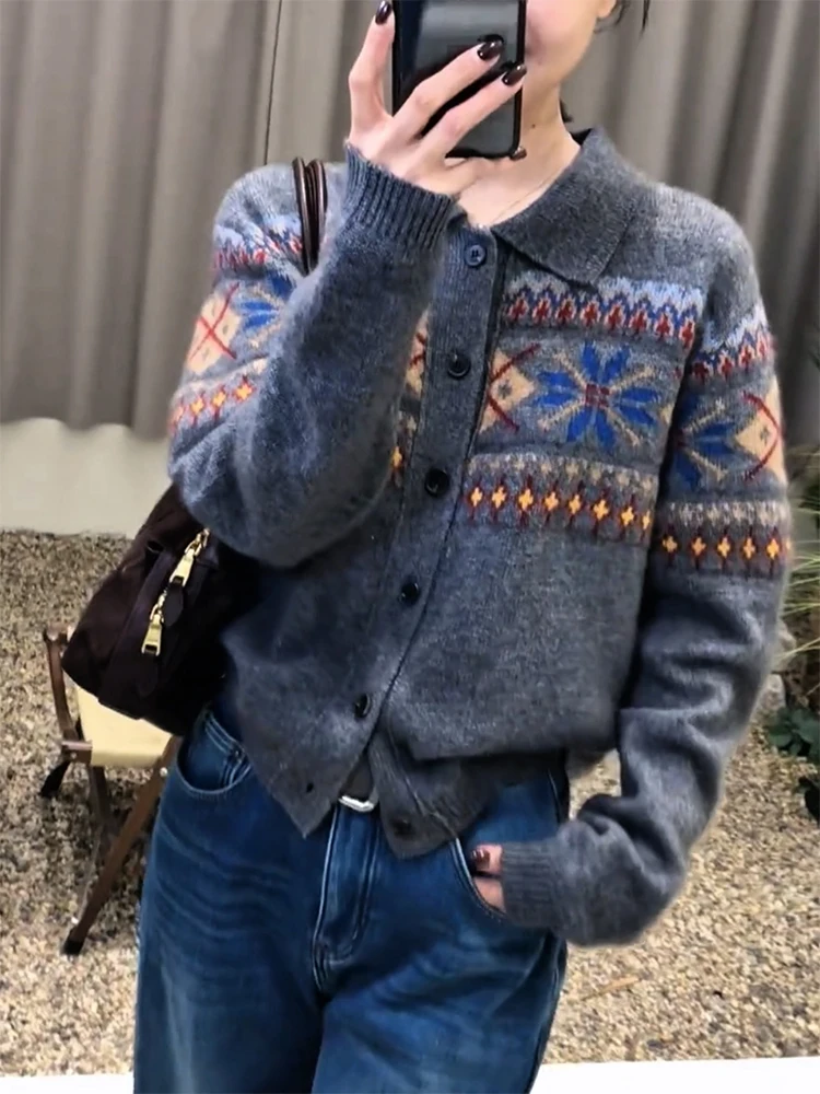 

Ретро-кардиган в корейском стиле с цветочной вышивкой, отложным воротником, больших размеров, универсальный, омолаживающий, женский топ, сохраняющий тепло...