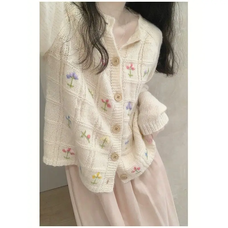 Autumn Trend Vintage All-match Fashion Appear Thin Sweet Embroidered Pocket Sweater Long Sleeve Loose Women Trend Cute Lively