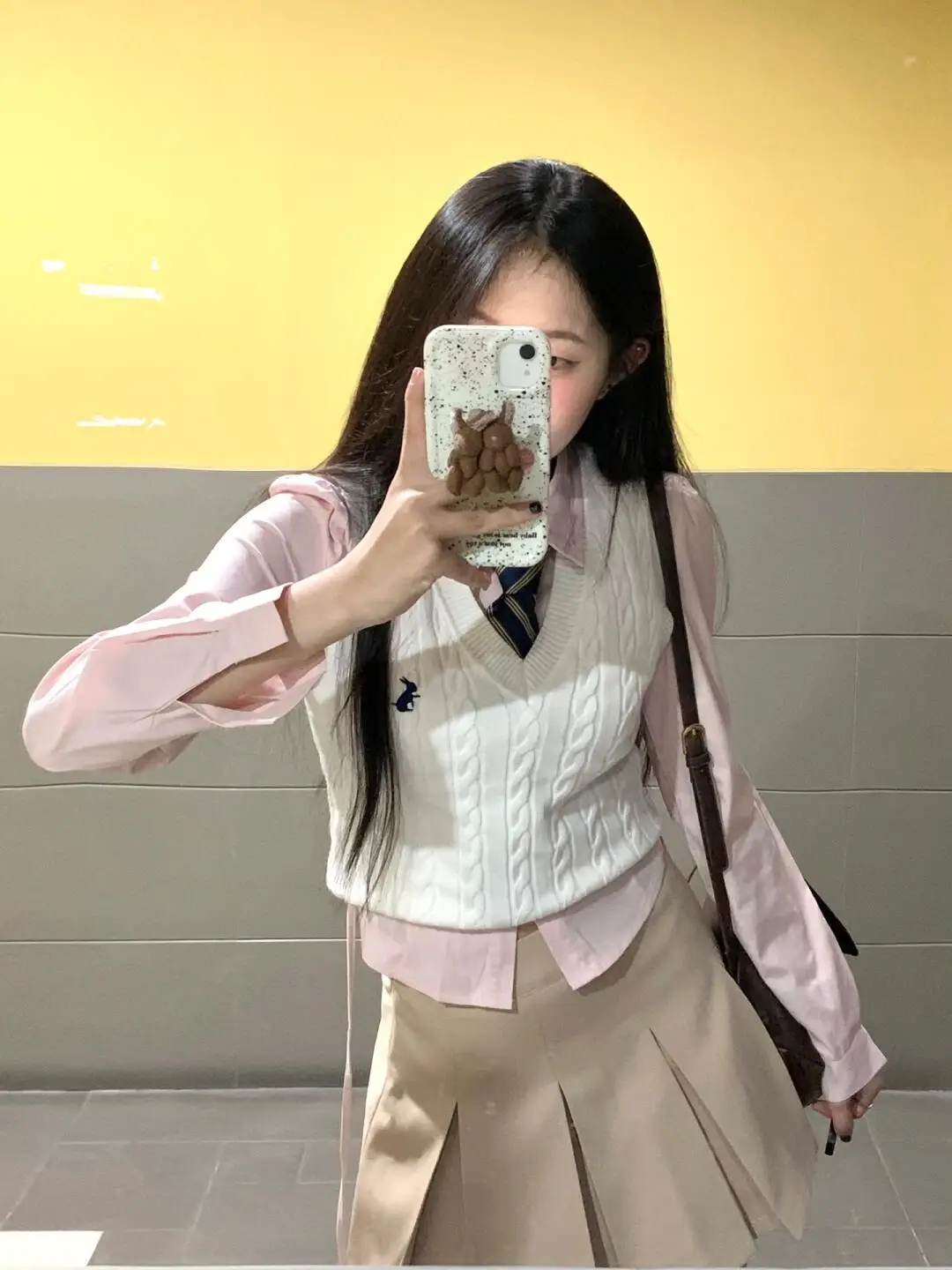 핑크 롱 니트 스쿨 세트 체크무늬 스커트와 허리띠 포함 여성 패션 세트 가을 2024 폴리...