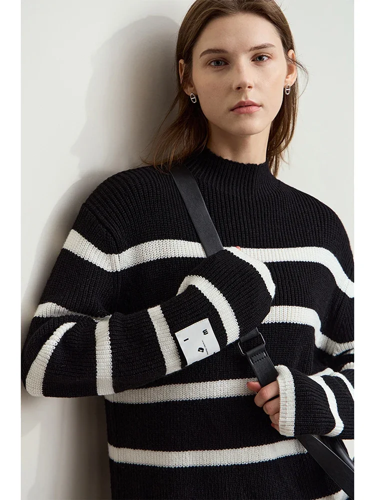 AMII Minimalism Women\'s Christmas Casual Sweaters French Contrast Color Stripe Long Sleeve 2024 Winter Knitted Tops 12454034