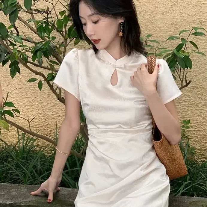 

Новое летнее платье Ципао в китайском стиле с поясом для похудения и улучшенное летнее платье 2024, новое женское длинное платье с короткими рукавами