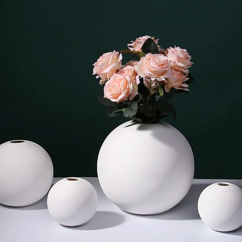 

Nordic Simple Vase Size Ball Shaped White Ceramic Ornaments Model Room Clothing Store Creative Ornaments