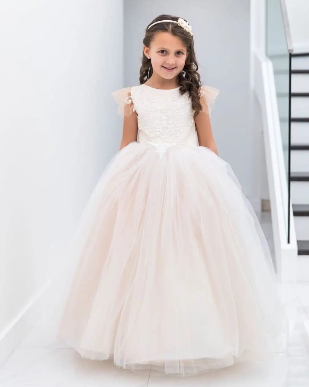 Xunbei Vestido De Fiesta สาวชุดลูกไม้ Tulle Bows เด็ก First Communion ชุดเจ้าหญิงชุดบอลงานแต่งงานชุด