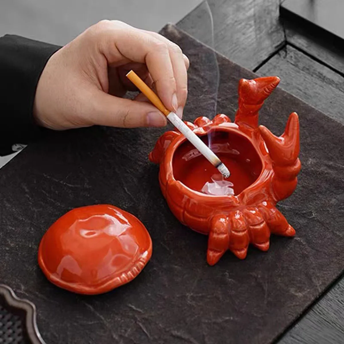 1pc Crab Ceramic Ashtray, Small Tea Pet Office Home Living Room With Cover Fly Ash Cute Decoration