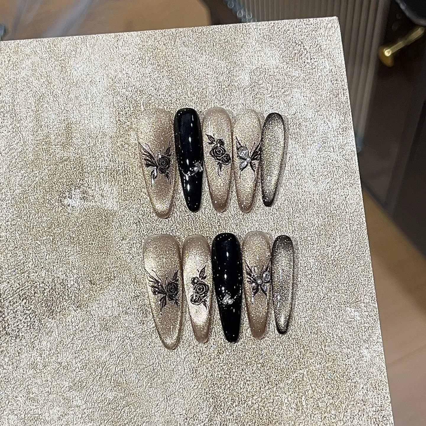 

10 шт., накладные ногти ручной работы, блестящие накладные ногти «кошачий глаз», накладные ногти с принтом розы и бабочки, черные ногти