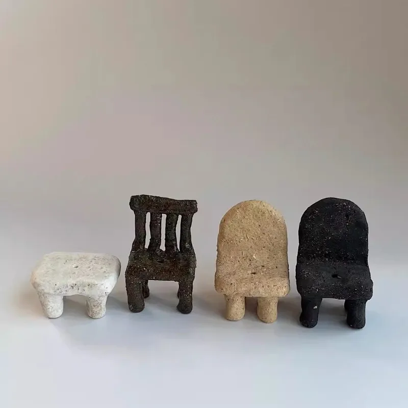 

Керамические декоративные украшения для дома очень милые.