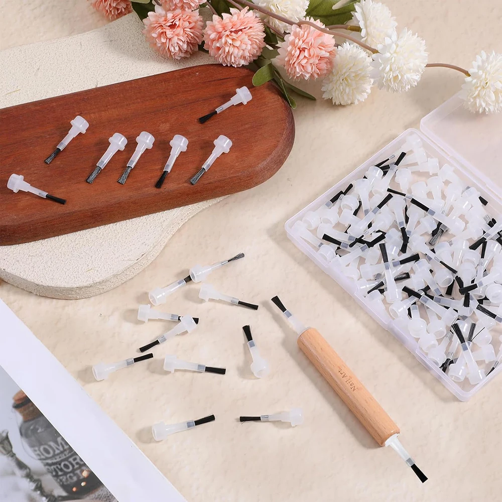 50-teiliges Nagellack-Pinselset mit weichen Borsten und austauschbarem Holzgriff für Puder- und Flüssiglackierung, ideal als Maniküre-Stift