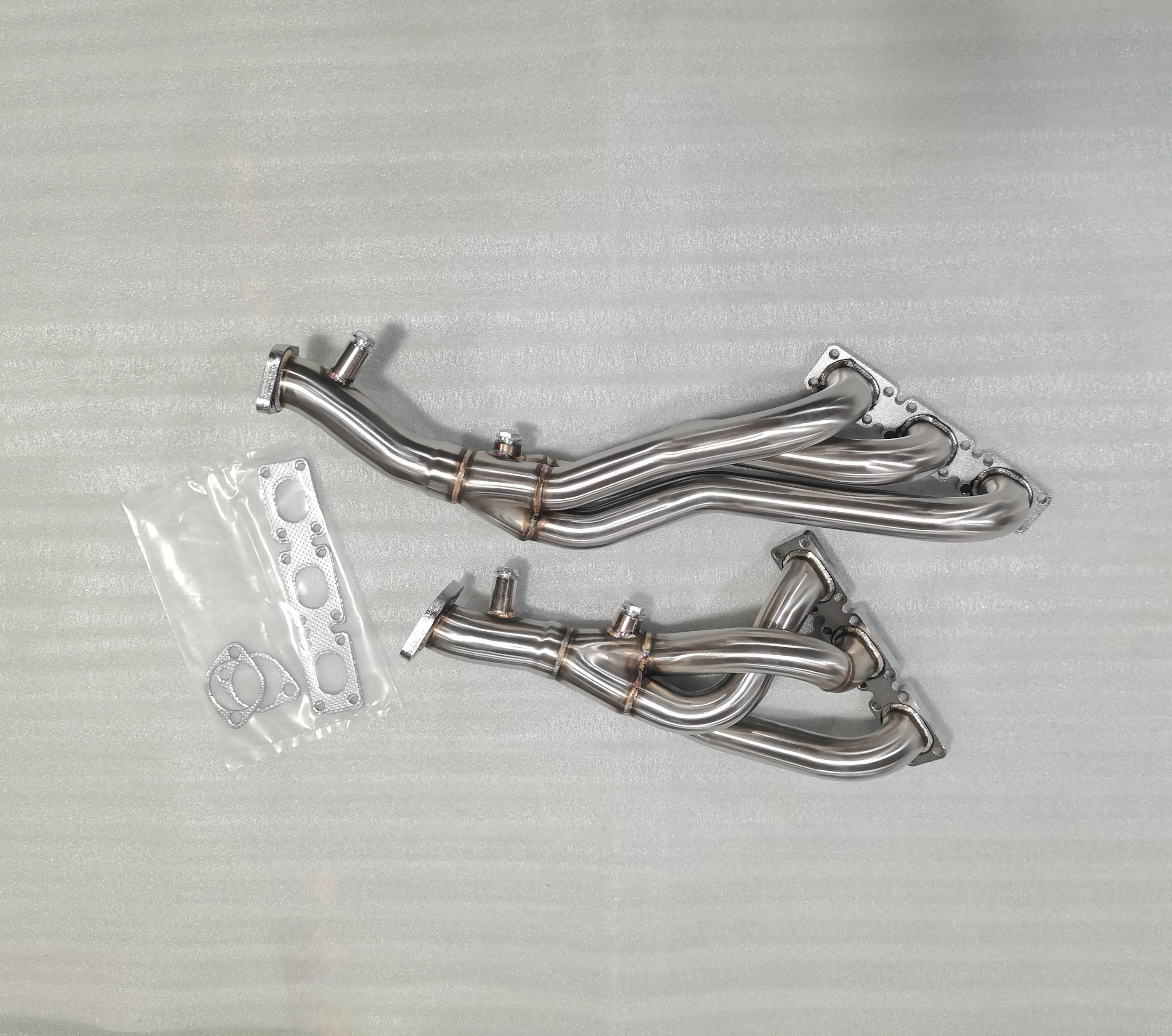 Exhaust Header for B*MW E46 99-00 323/328 E39 528/525/Z3 96-01 2.5/3.0