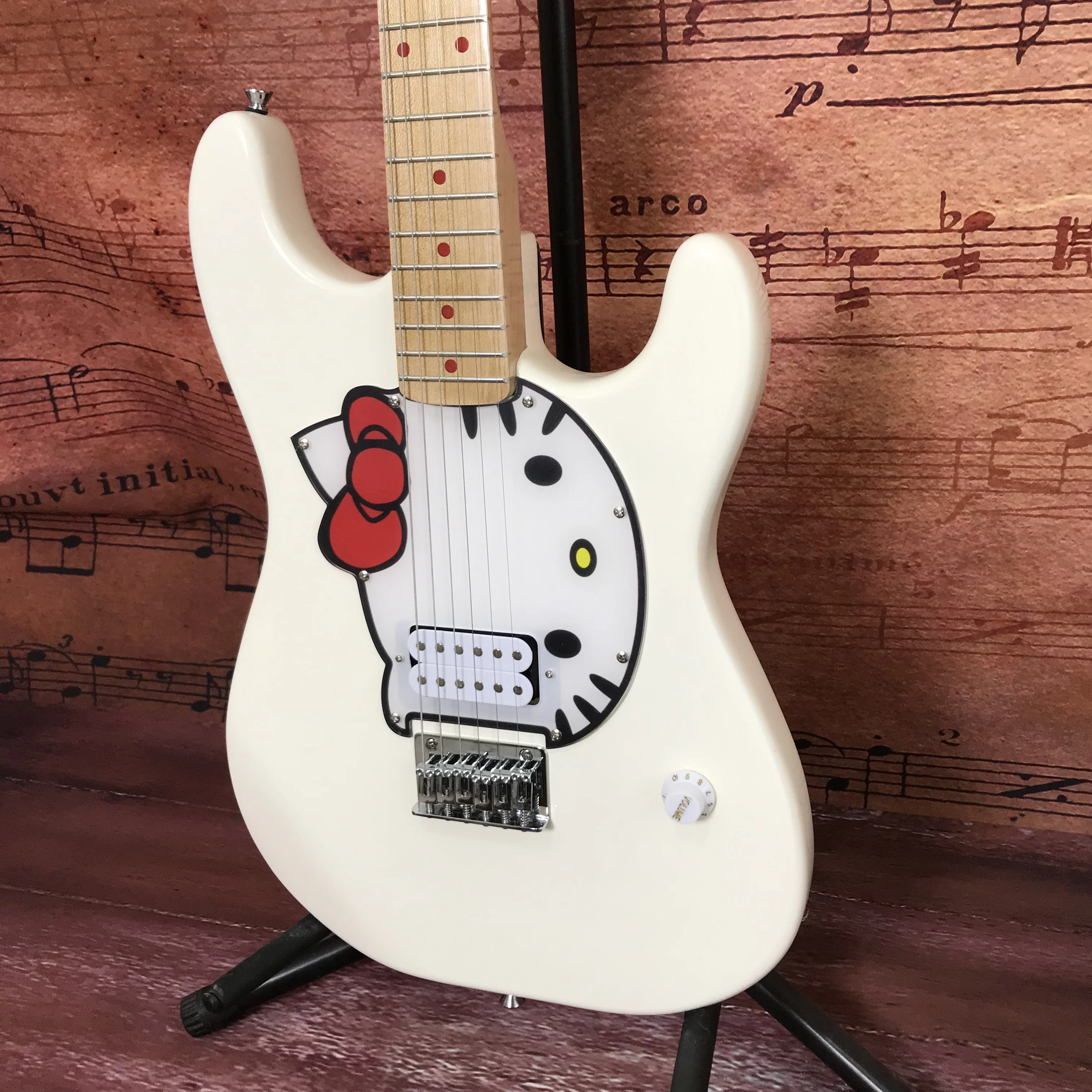 Chinese electric guitar Hello cat S T vintage white color basswood body maple neck High quality and low price hot sale