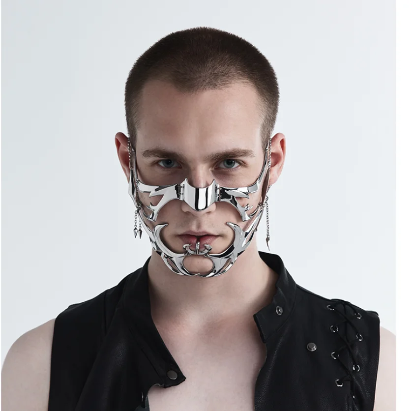 Máscara de lujo CyberPunk para hombres y mujeres, Color plateado Irregular, hueco, acero de titanio, accesorios faciales, pendiente para fiesta