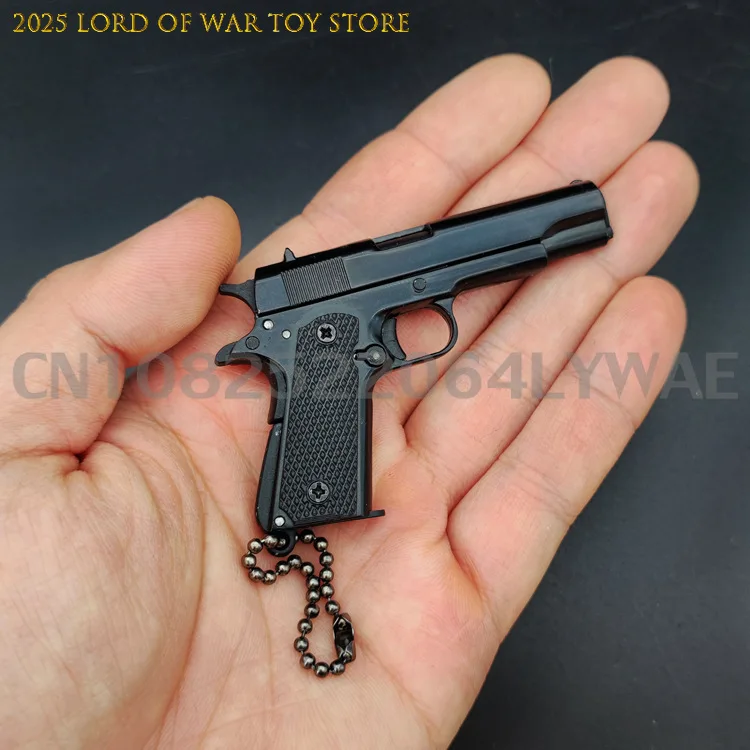 1:3 Bilancia In Lega Colt 1911 Pistola Mini Pistola Portachiavi In Metallo Colt 1911 Pistola Portachiavi Agitarsi Giocattolo PUBG Pistola Regalo Pubg Decorazione Giocattoli