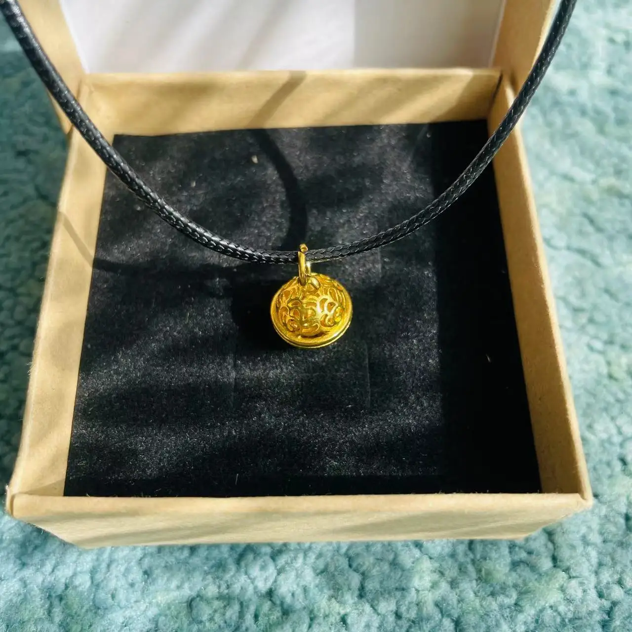 Golden Hollow Bell Pendant Necklace Vintage Paper Gift Box 2pcs Set Cat Toy Holiday Gift Cat's Bell Necklace