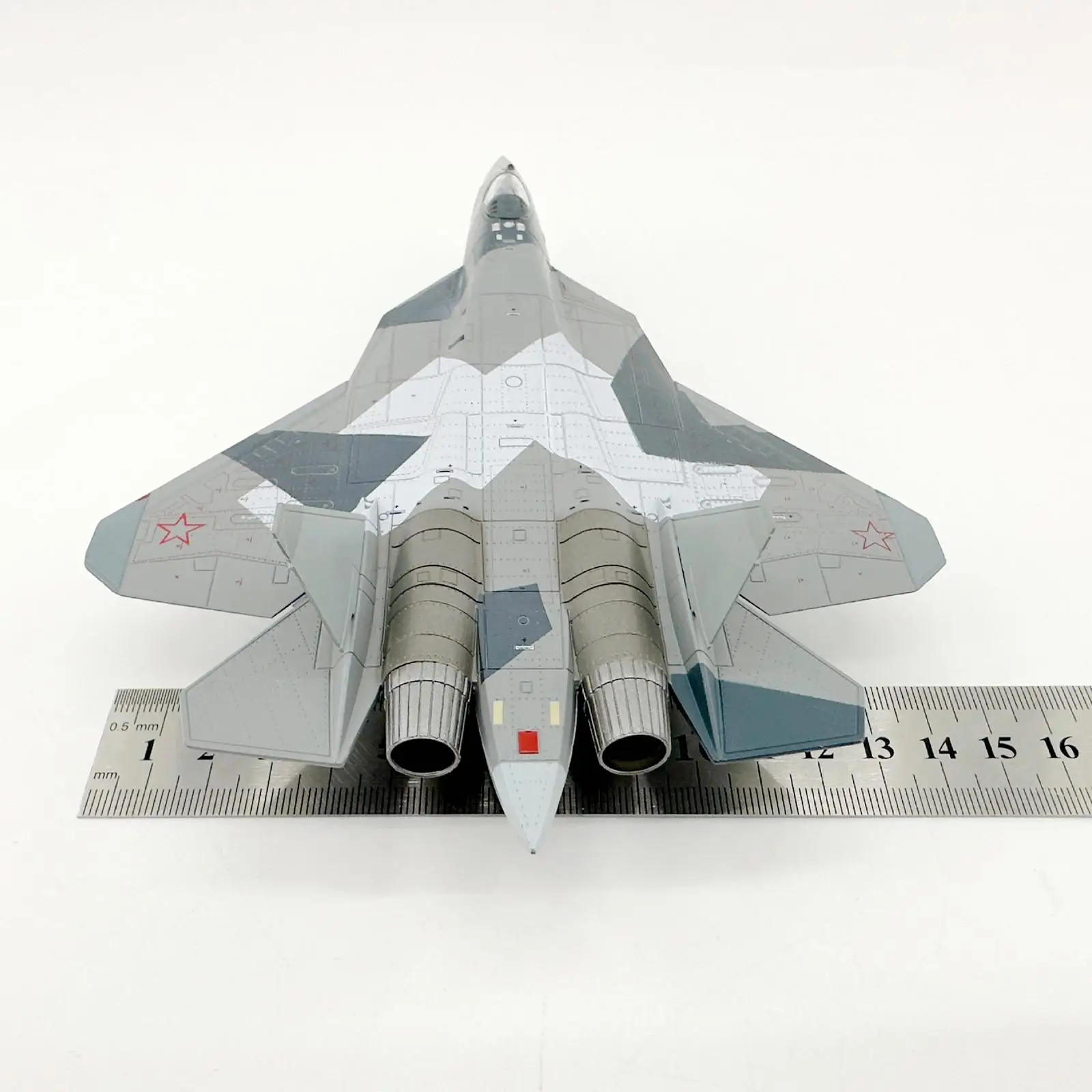 

Масштабная модель истребителя -57 в масштабе 1:100, коллекционная реалистичная модель самолета, настольное украшение для дома, бара, гостиной, полки