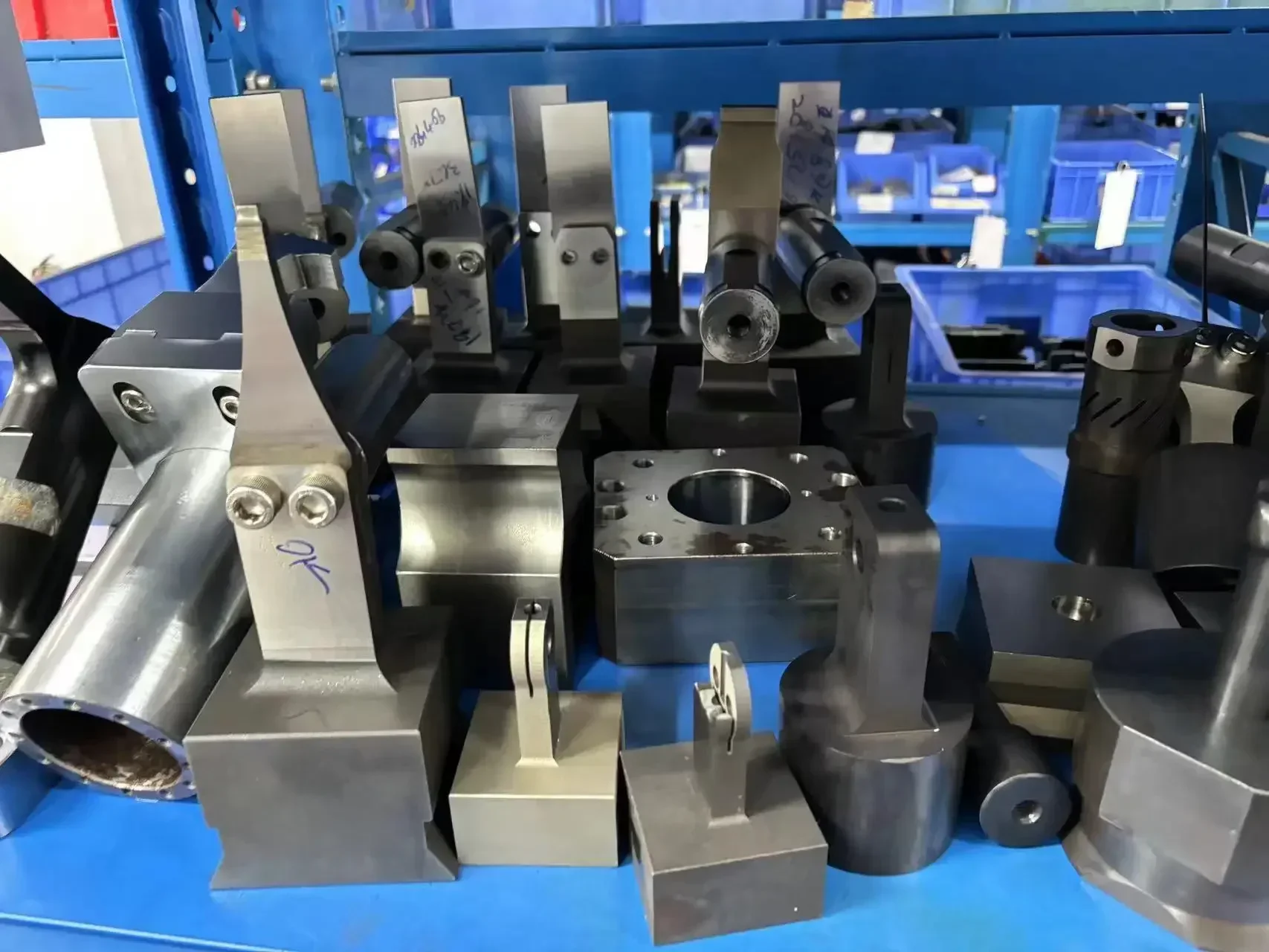 ماكينة لحام بالموجات فوق الصوتية الجديدة 15K/2600W لحام البطاقة مع قالب وقرن