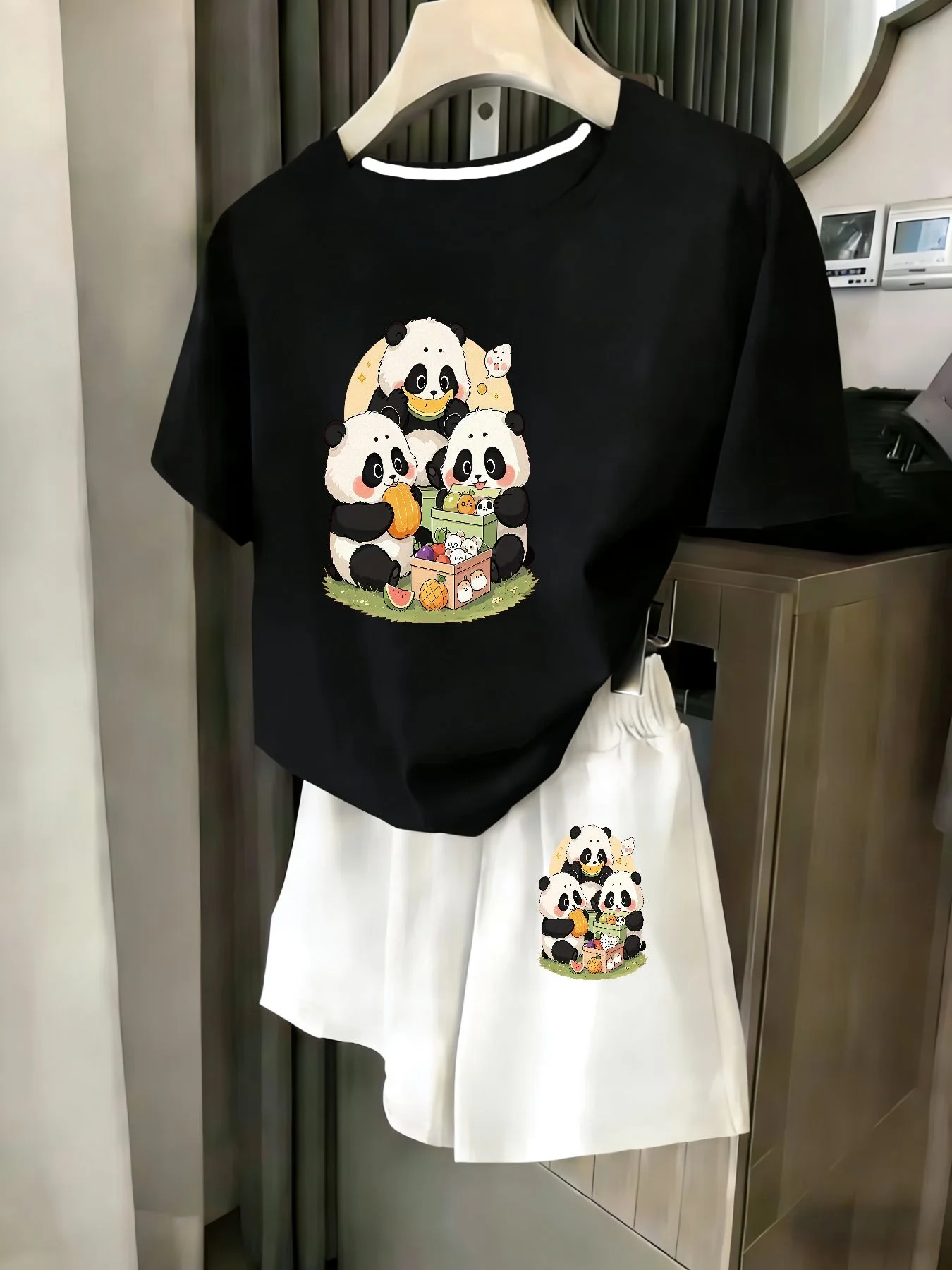 

Ladies 2-Piece Set Summer Beach Vacation Casual round Neck Short Sleeve Random Print T-Shirt Elastic Waist Shorts Suit Comfortab