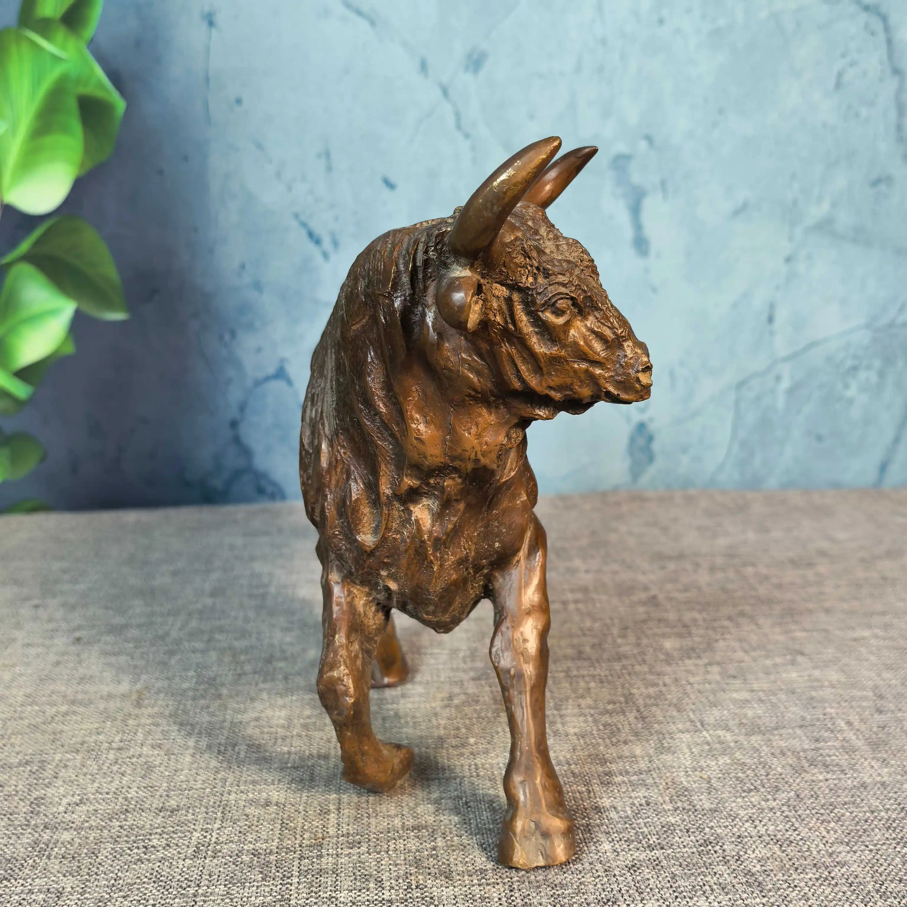 Brass Bull Statue - Elegant Home Décor for Living Room, Entryway, Study, and Tea Room - Stunning Brass Accent Piece