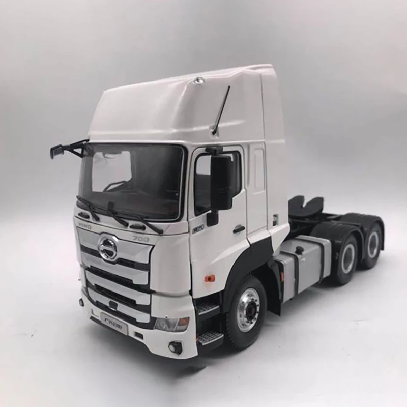 Diecast Alloy Car Model 1:24 Scale New GAC Hino 700 Tractor Vehicle Toys